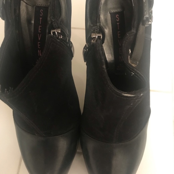 Sexy black suede/leather bootie - Picture 2 of 3